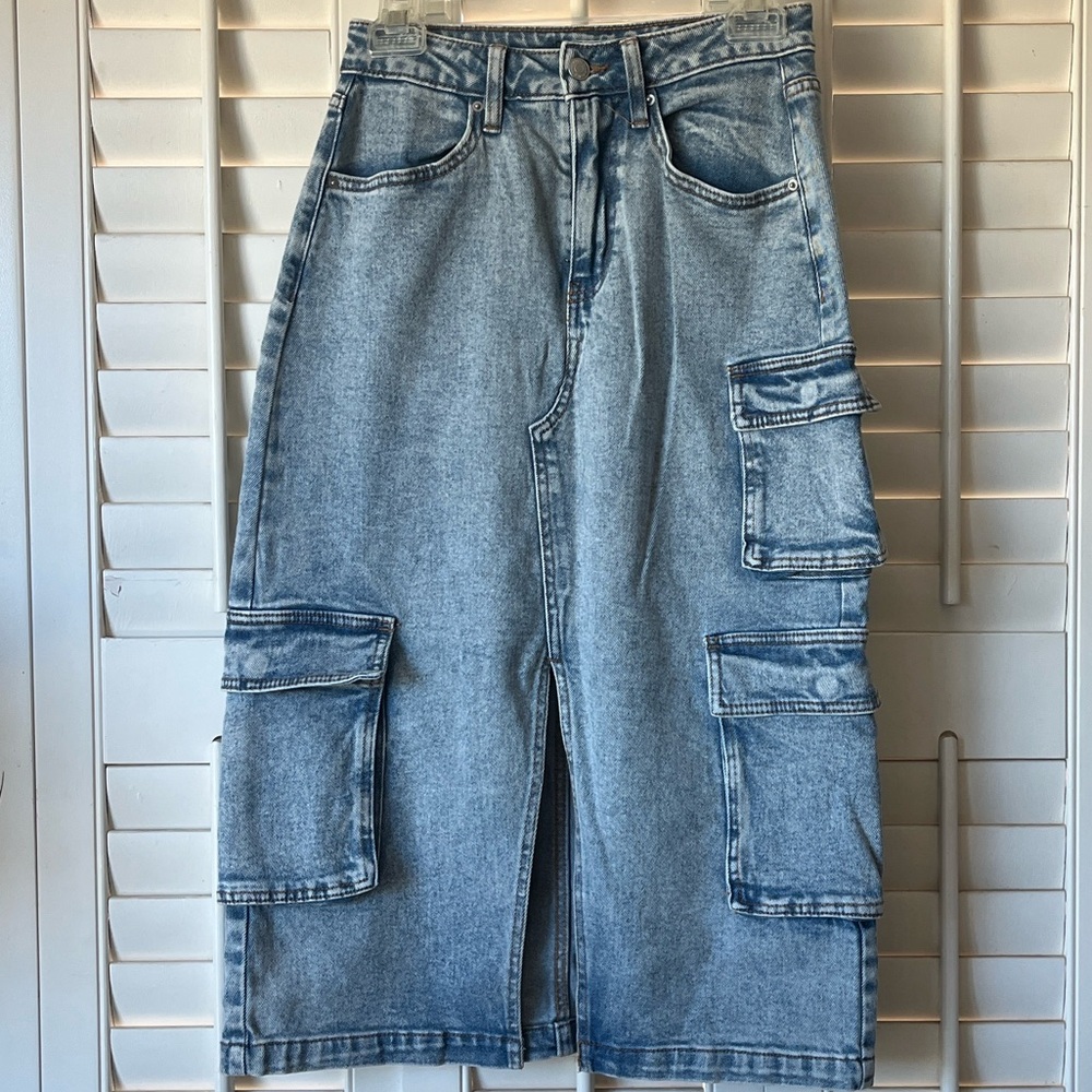 wild fable Light Wash Denim Cargo Midi Skirt